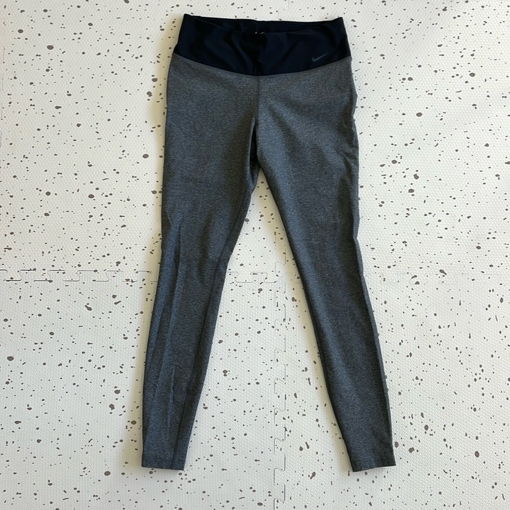 💘 NIKE - DRI-FIT GRAY LEGGINGS